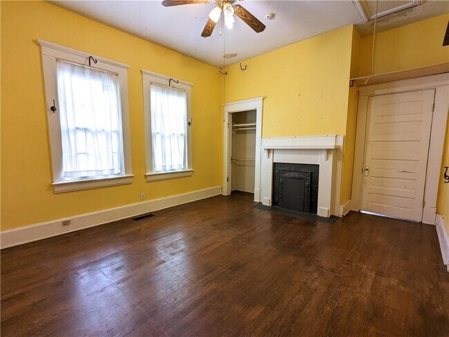 Building Photo - 204 Adair Ave SE