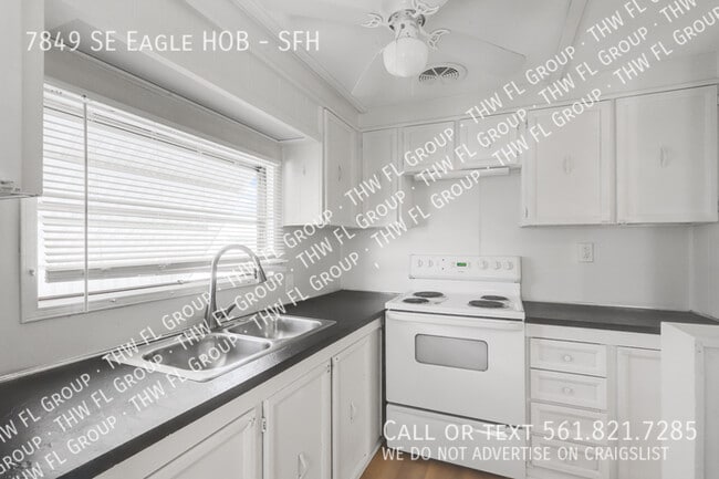 Building Photo - 7849 SE Eagle Ave