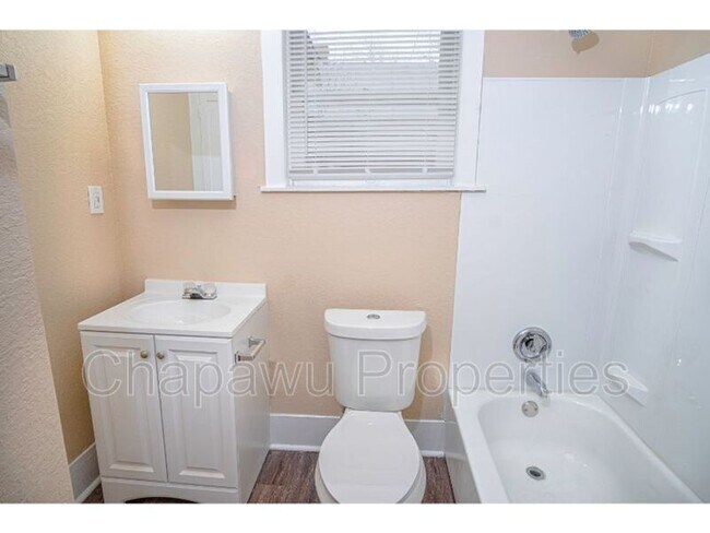 Building Photo - 1101 Gibbs St