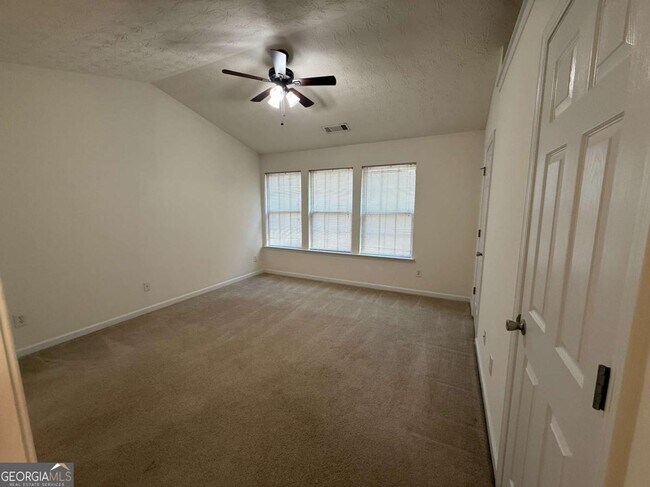 Building Photo - 2729 Heathrow Dr