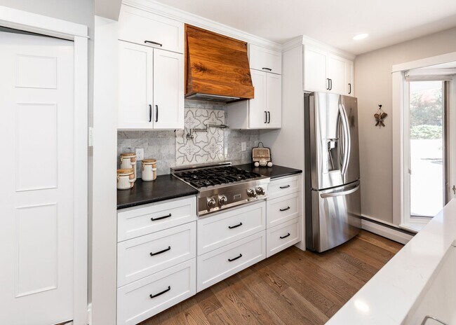 Building Photo - Cozy Home Centrally located Colorado Sprin...