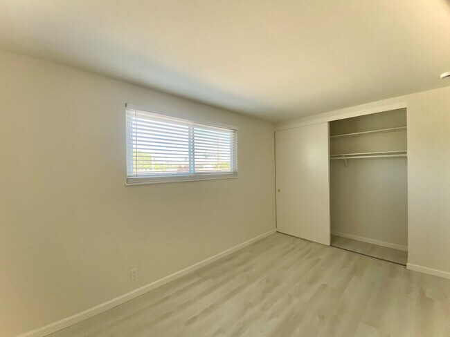 Building Photo - Gorgeous 5-bedroom home located in Fremont! – Huge Backyard!