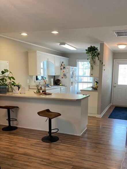 Kitchen - 116 Amity Ln