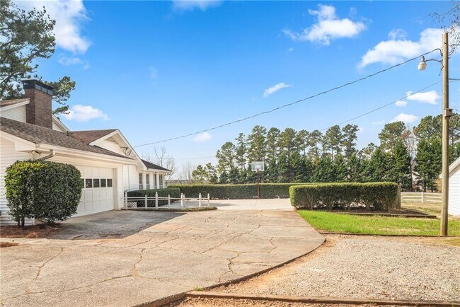 Building Photo - 5184 W Price Rd