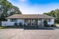 Building Photo - 261 Oak Ave