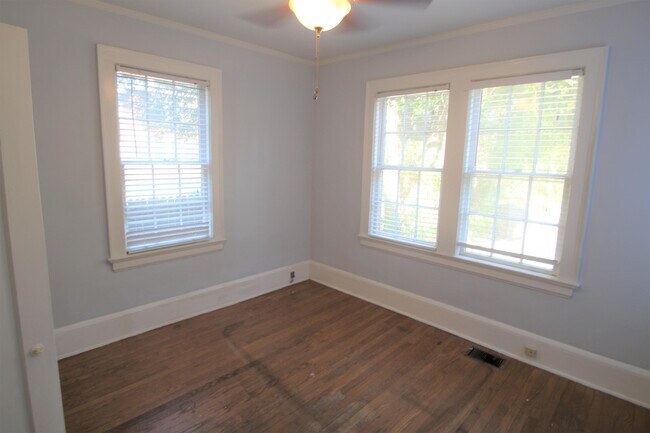 Building Photo - 1025 Goodwin St