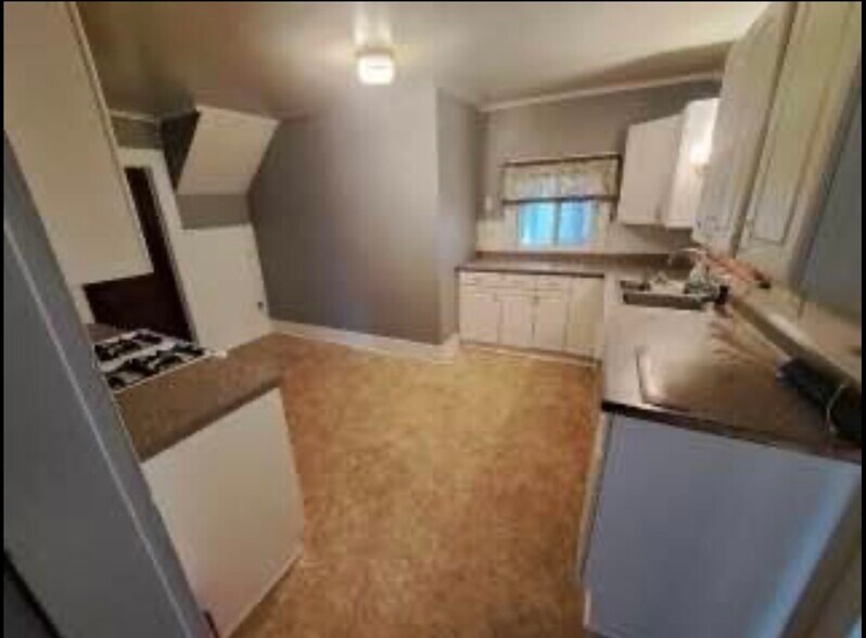 Building Photo - 8939 Pecor St