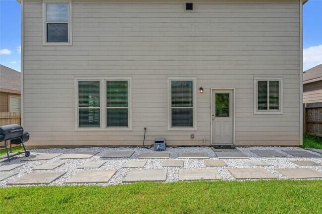Building Photo - 229 Seven Pnes Dr