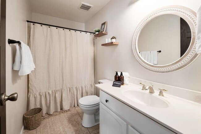 Building Photo - 515 Hawks Blvd