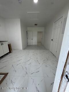 Building Photo - 2581 Stratford Dr