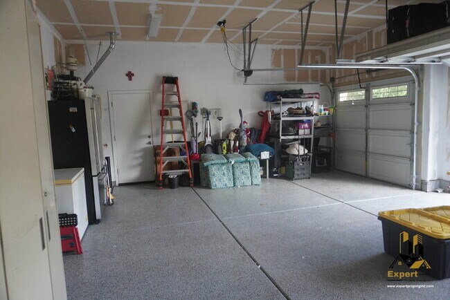 Building Photo - 6064 Cohasset Dr