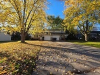 Building Photo - 624-626 Crestview Drive