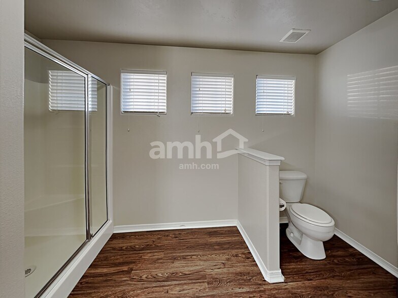 Building Photo - 220 Archer Rd