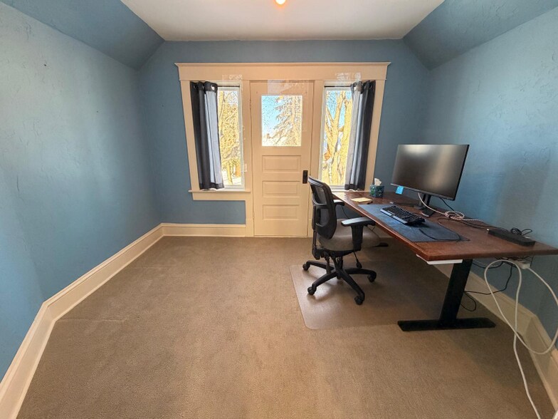 Building Photo - 1235 W Lorain St