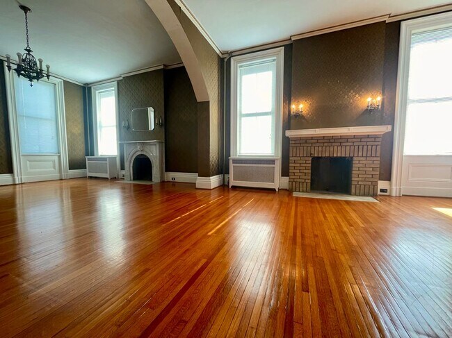 Building Photo - 52 Genesee St