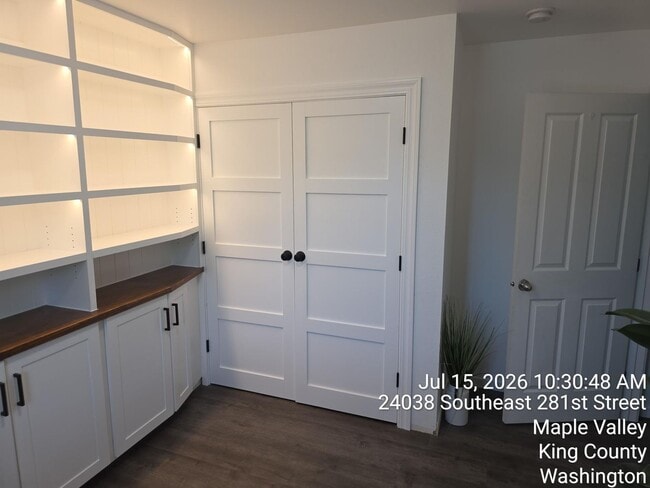 Building Photo - 4-Bedroom Corner-Lot Home | Central A/C | Carpet-Free Living | Walk to Schools, Parks and Cedar R...