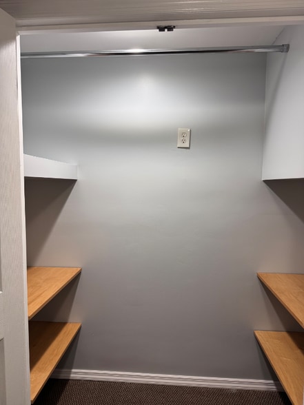 Building Photo - 180 180th St