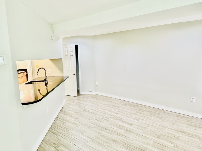 Building Photo - 2006 15th St NW