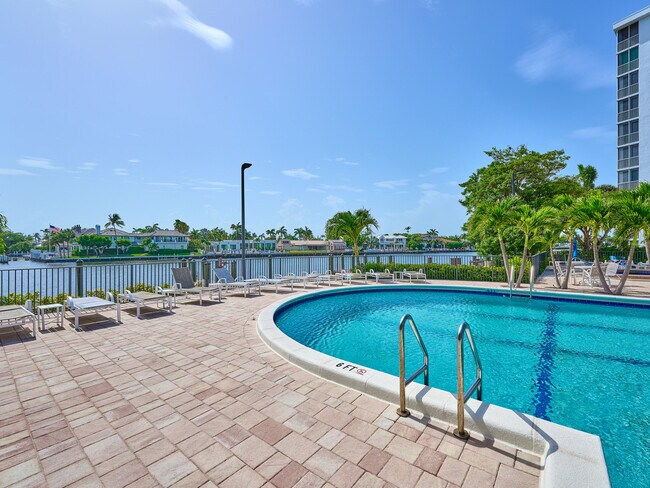 Building Photo - 3420 S Ocean Blvd