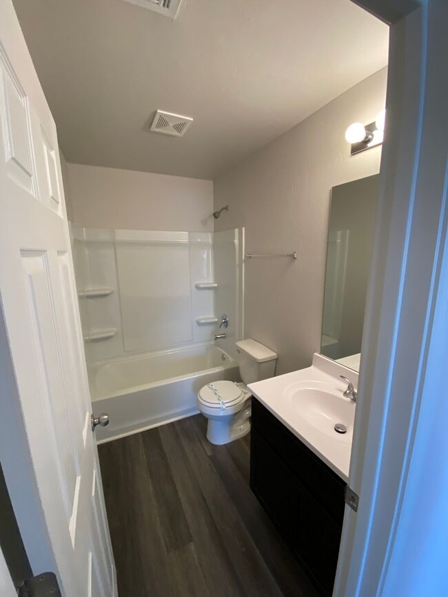 Building Photo - *Pre-leasing* Three Bedroom | Two Bath Hom...