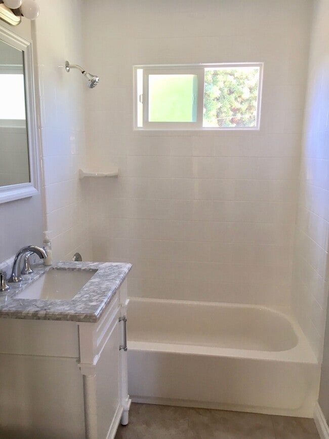 Bathroom tub & shower - 4137 W 173rd St