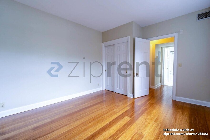 Building Photo - 815 Lasalle St