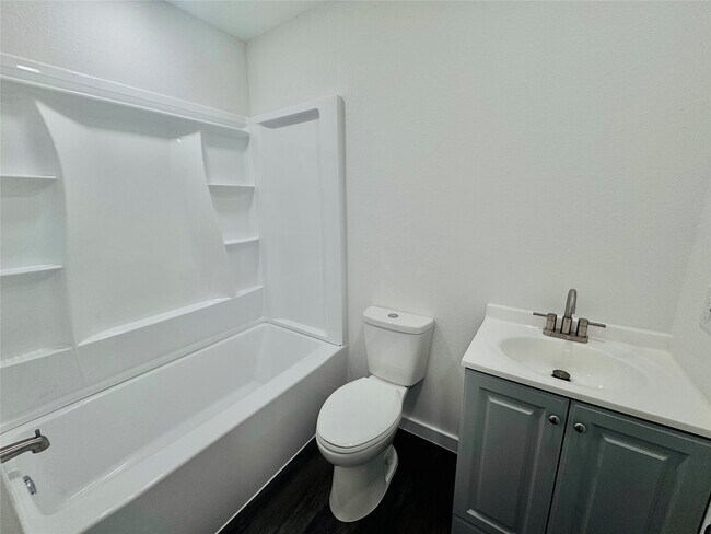 Building Photo - 20 Pine Trail