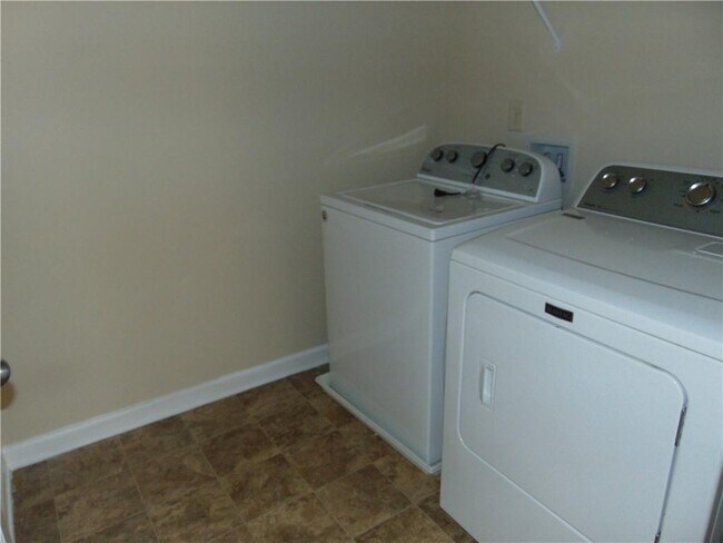 Building Photo - 1320 Napa Valley Dr SW