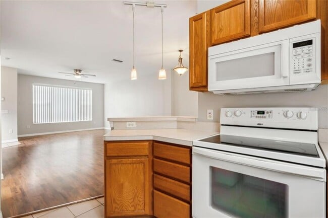 Building Photo - 2148 Golden Oak Ln