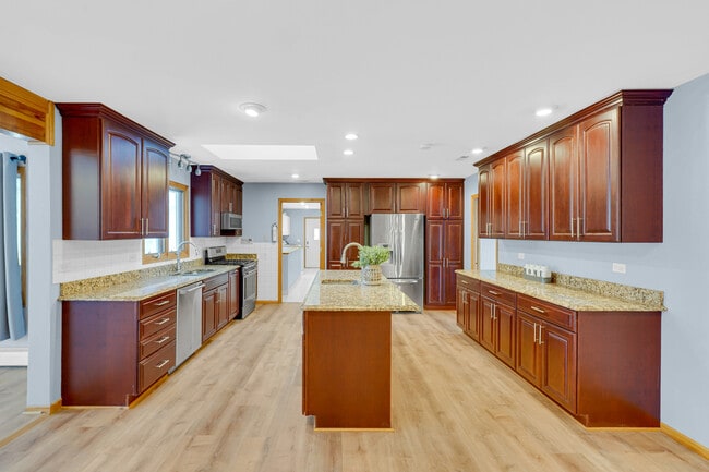 Building Photo - 2226 Shannondale Dr