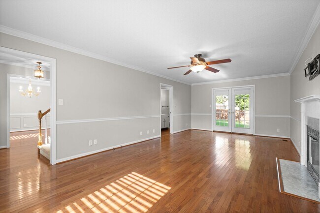 Building Photo - Pet Friendly Three Bedroom in Sango!