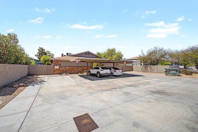 Building Photo - 2931 E Beck Ln