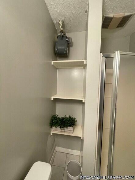 Building Photo - 72 Revere St