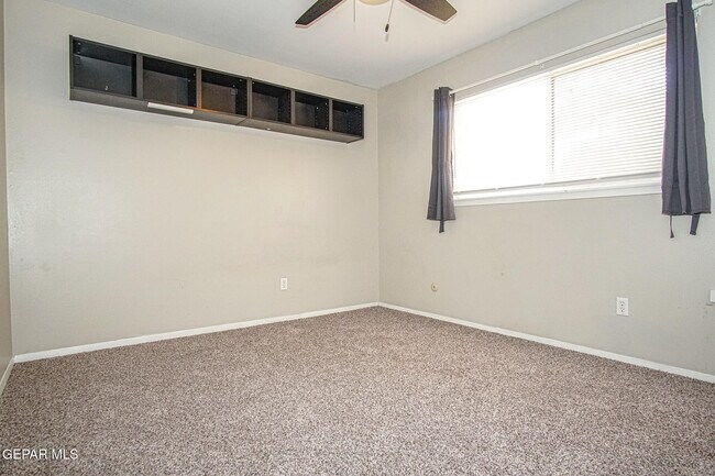 Building Photo - 5125 Round Rock Dr