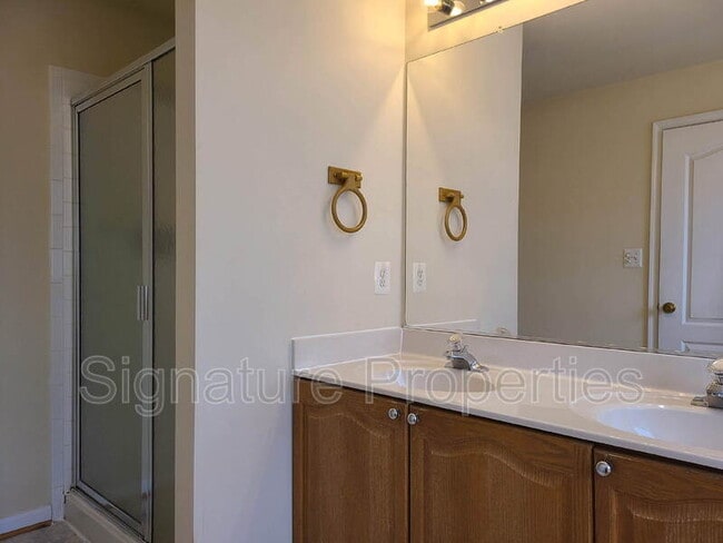 Building Photo - 209 Shaw Ct