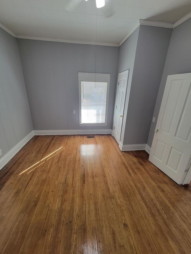 Building Photo - 2 Bedroom/1Bath Home Located  in Burlington, NC! APPLY NOW