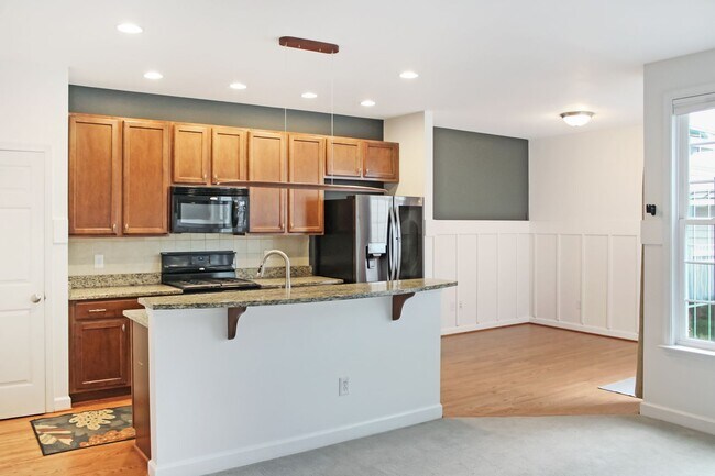 Building Photo - Garage townhome in Belvedere