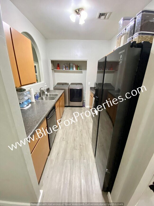 Building Photo - 1365 E Zulema Loop