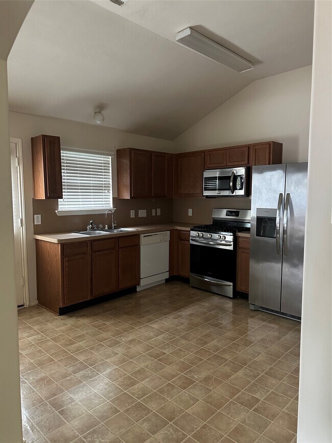 Building Photo - 15823 Regal Trace Ln