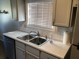 Building Photo - 2108 S 45th St