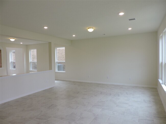 Building Photo - 1122 Epworth Ct.