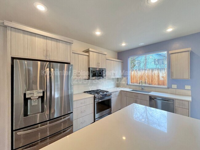 Building Photo - 2640 W Neff St