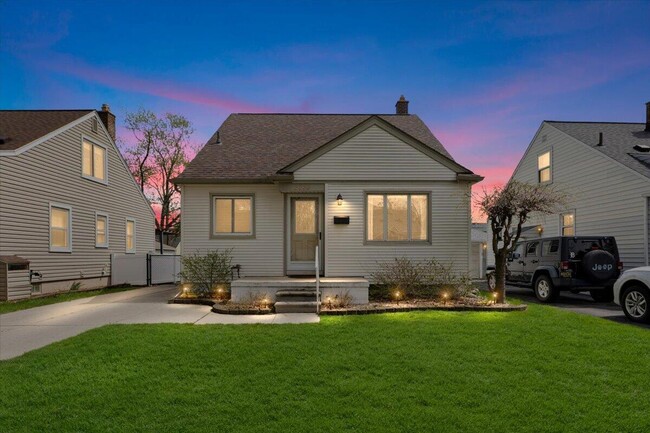 Building Photo - 2236 Tyler Ave