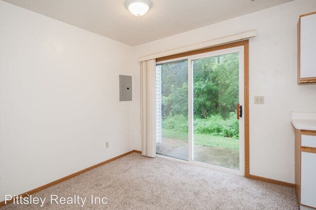 Building Photo - 2 br, 2 bath Apartment - 701 Fotis Drive