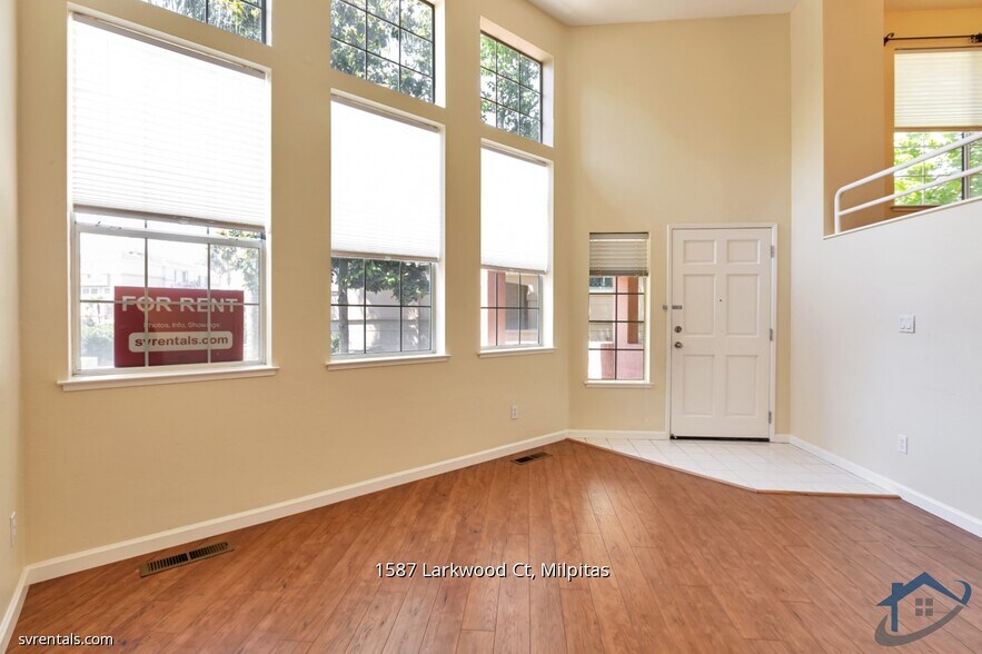 Building Photo - 1587 Larkwood Ct