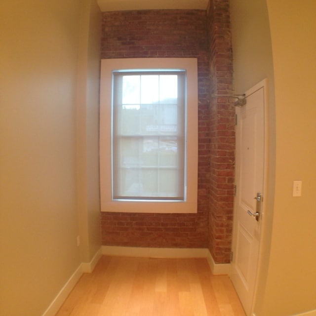 Building Photo - Modern 1 bed + Den in Logan Circle