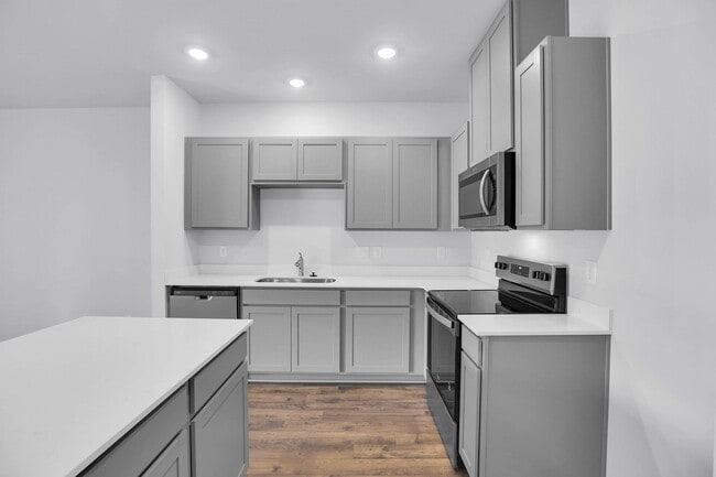 Building Photo - 719 Ashbrook Dr