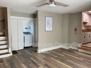 Building Photo - 414 Randall St