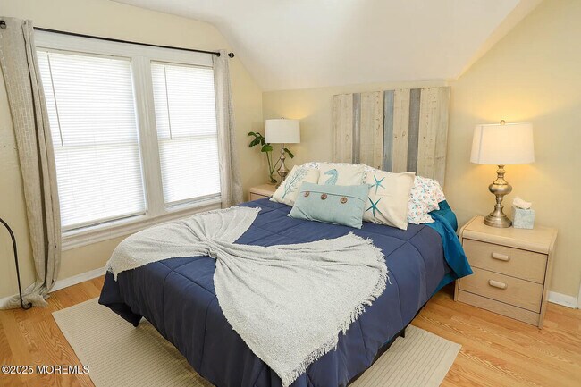 Building Photo - 49 2nd Ave