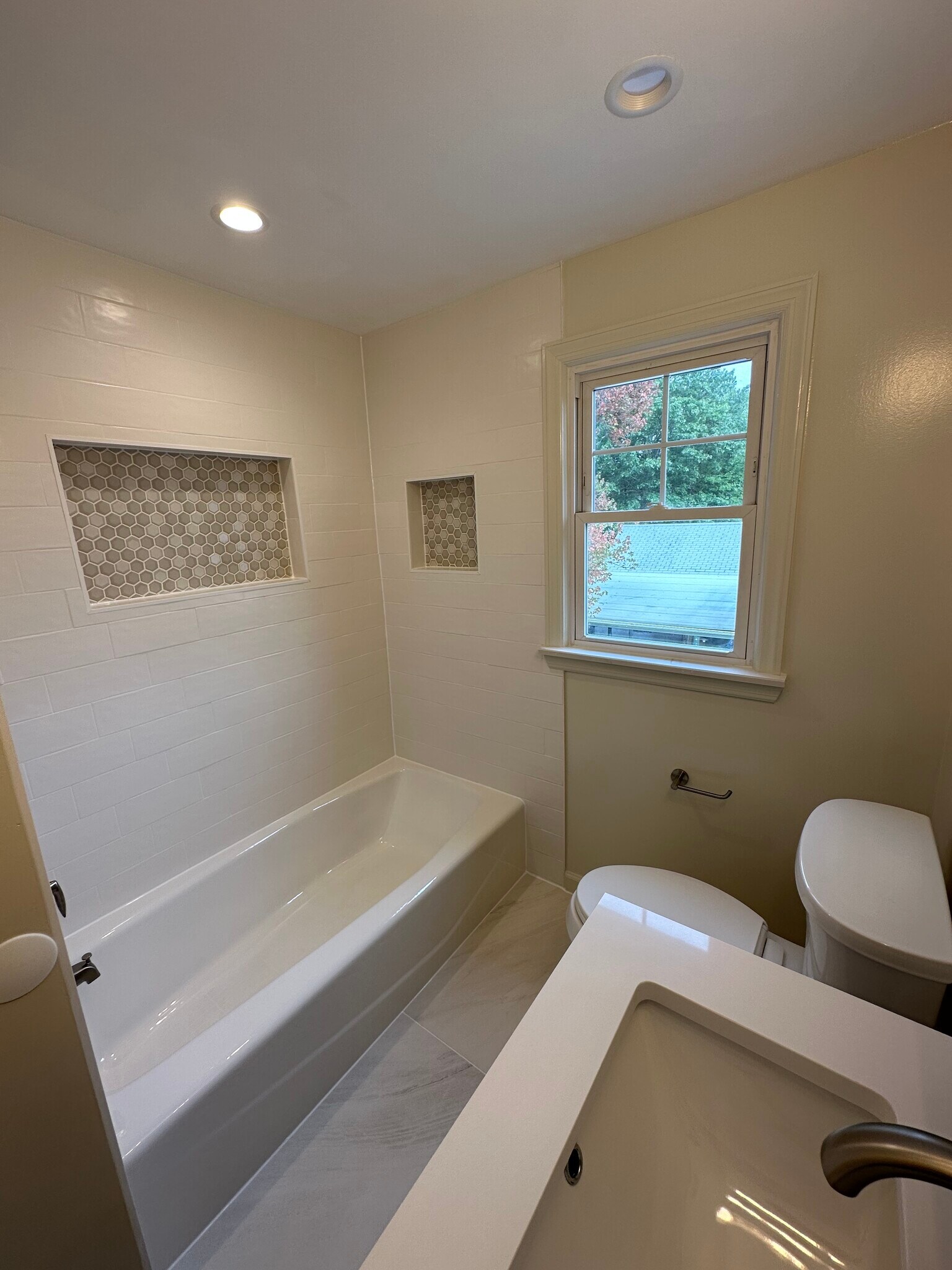 Building Photo - 25 Westview Ave